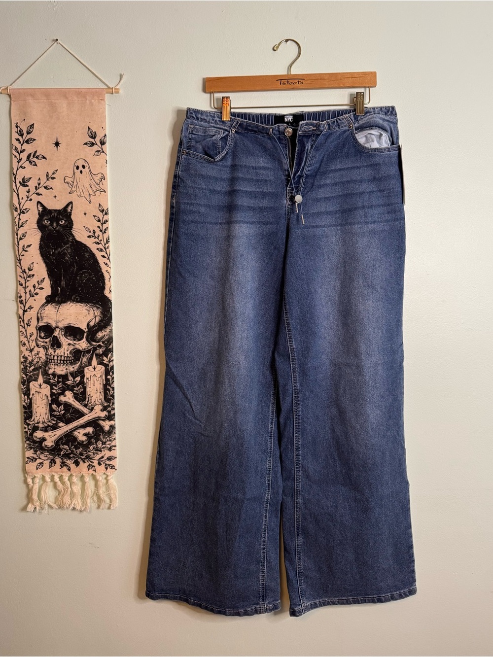 NWT Stretch High-Waist Wide Leg Jeans (L)